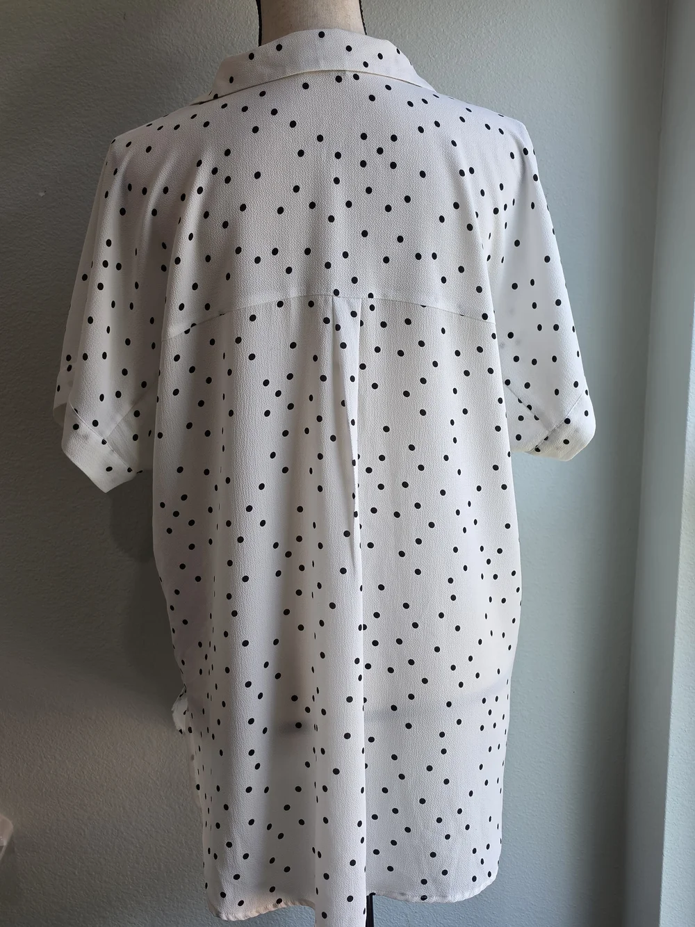 Vince Camuto White Polka Dot Blouse - Picture 4 of 5
